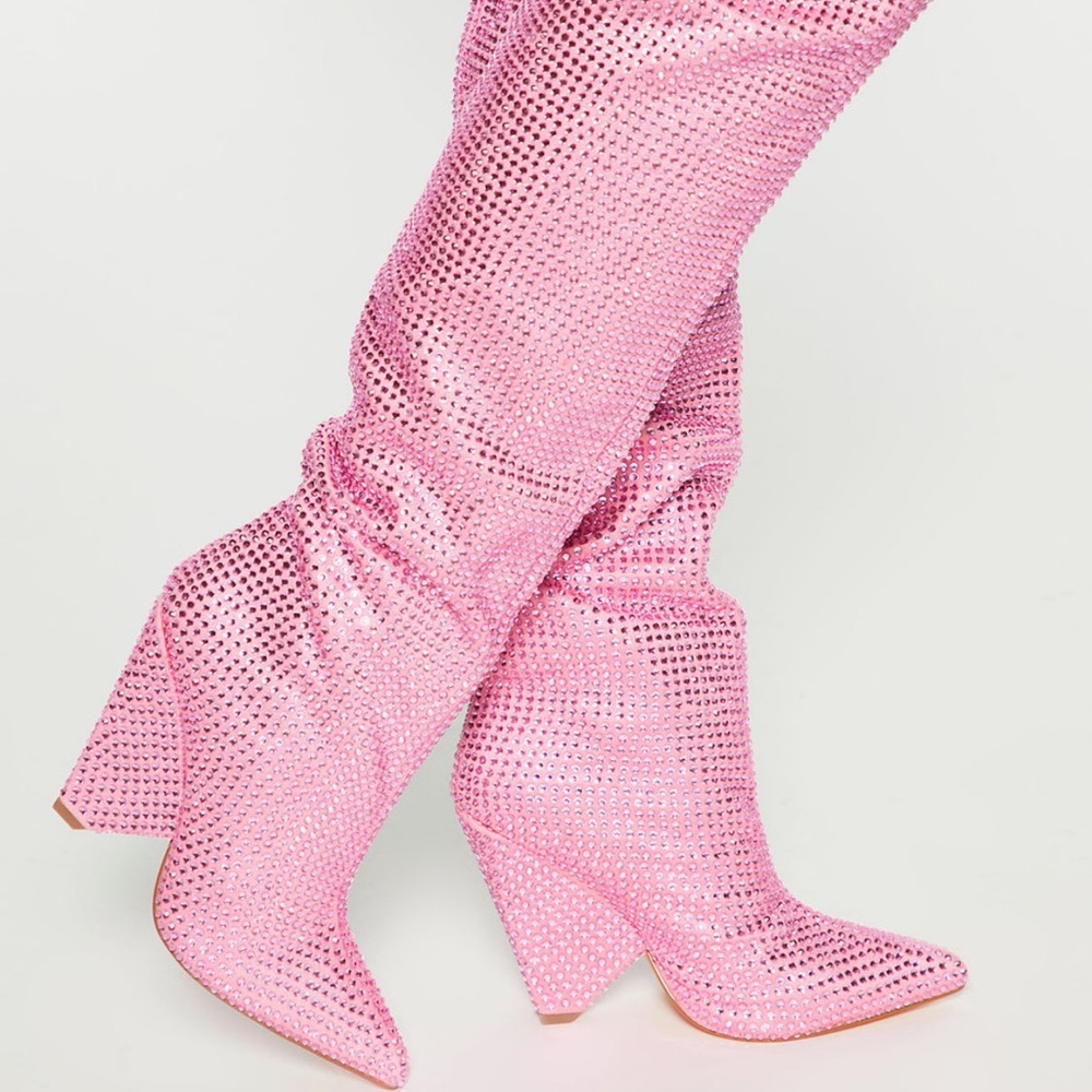MATERIAL GIRL! - Picture 5 of 8